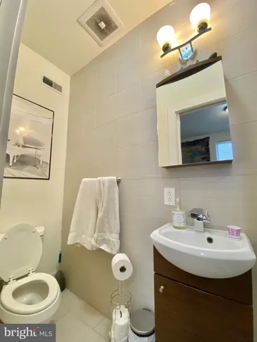 $2,600 | 1620 West Jefferson Street, Unit 1, Philadelphia, PA 19121