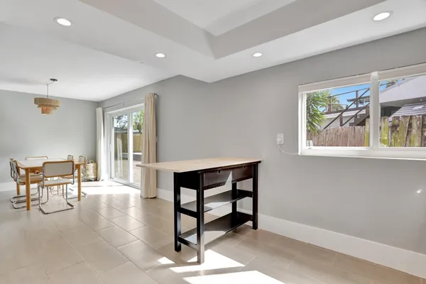 $5,000 | 400 Southeast 5th Court, Pompano Beach, FL 33060