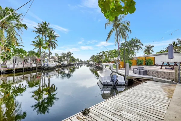 $5,000 | 400 Southeast 5th Court, Pompano Beach, FL 33060