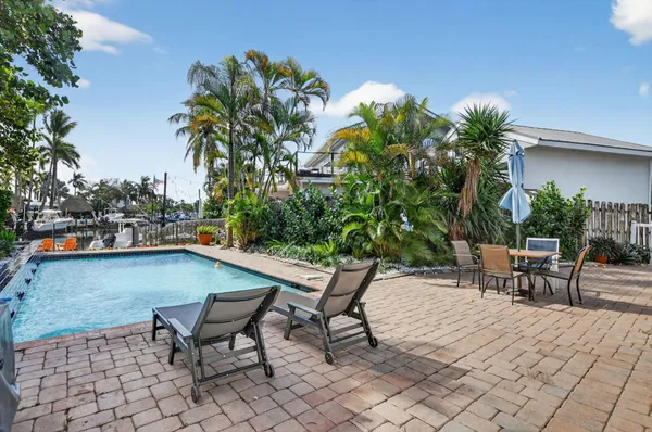 $5,000 | 400 Southeast 5th Court, Pompano Beach, FL 33060