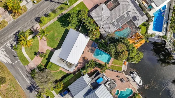 $5,000 | 400 Southeast 5th Court, Pompano Beach, FL 33060