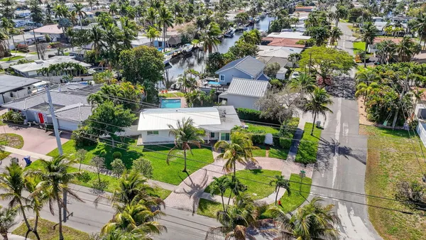 $5,000 | 400 Southeast 5th Court, Pompano Beach, FL 33060