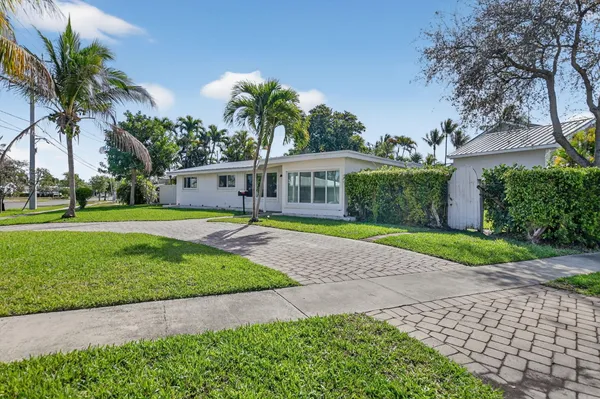 $5,000 | 400 Southeast 5th Court, Pompano Beach, FL 33060