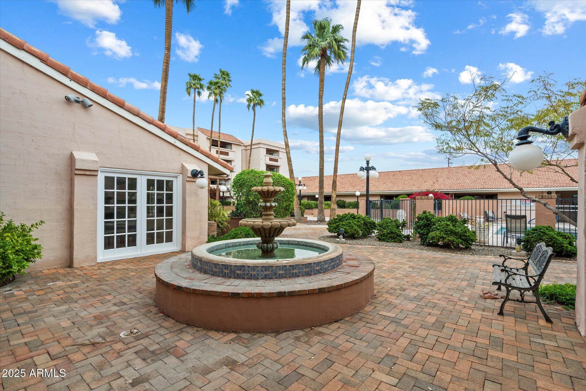 4141 North 31st Street, Unit 326 Phoenix, AZ 85016 - Photo 11 of 28 Courtyard