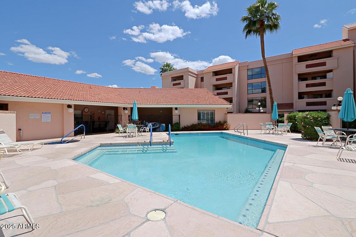 4141 North 31st Street, Unit 326 Phoenix, AZ 85016 - Photo 28 of 28 Heated Pool