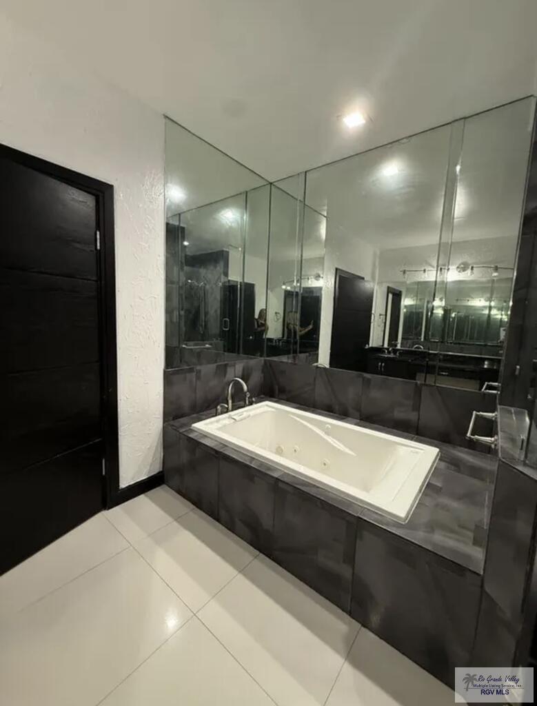 500 Country Club Road, Unit B Brownsville, TX 78520 - Photo 11 of 24 Gallery Image 11