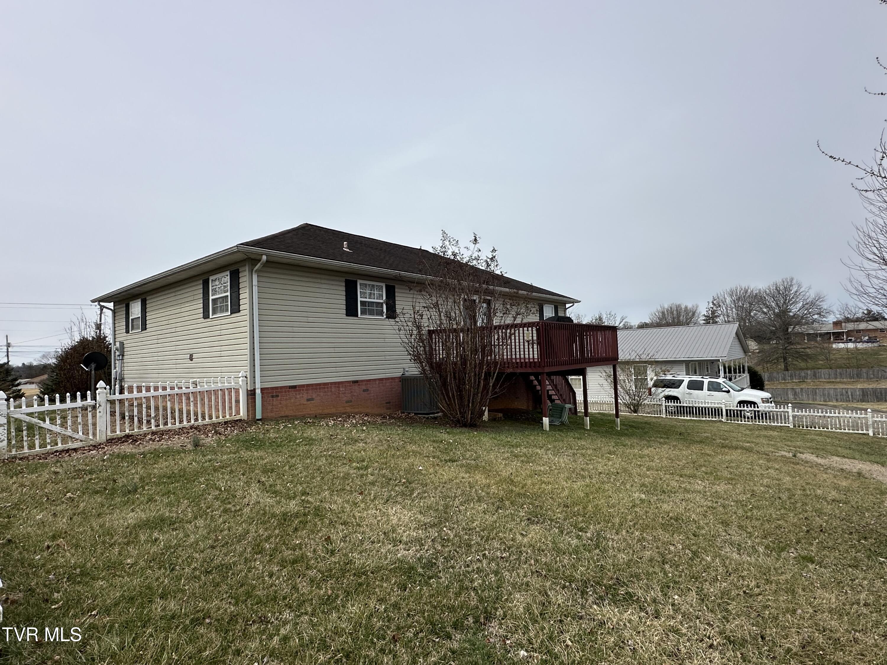 601 Mt Bethel Road Greeneville, TN 37745 - Photo 5 of 7 IMG_7776