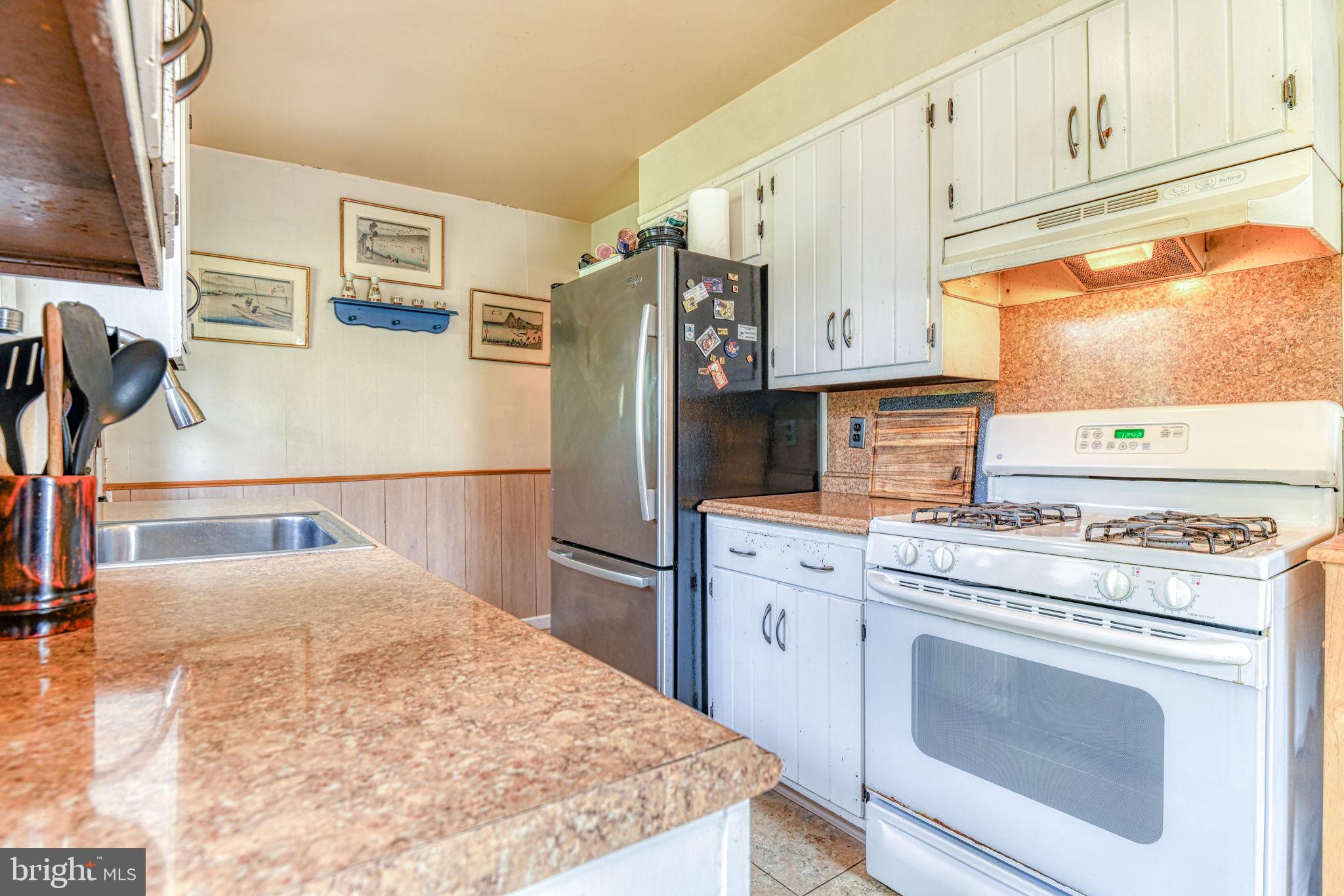 656 Edinburg Road Hamilton, NJ 08619 - Photo 14 of 33