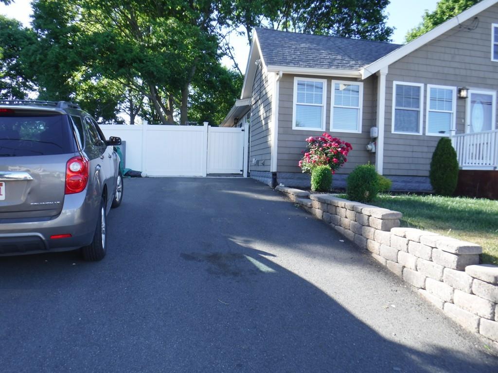 9 Howard Street Saugus, MA 01906 - Photo 3 of 24 Gallery Image 3