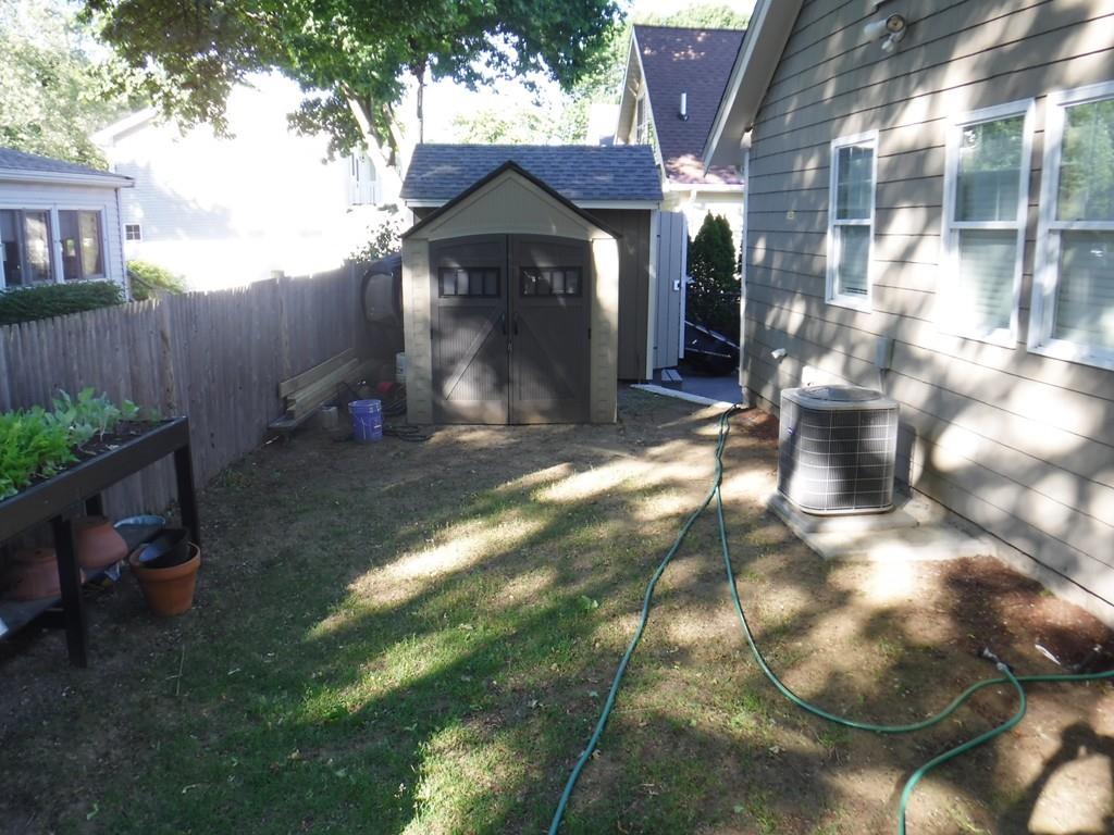 9 Howard Street Saugus, MA 01906 - Photo 4 of 24 Gallery Image 4