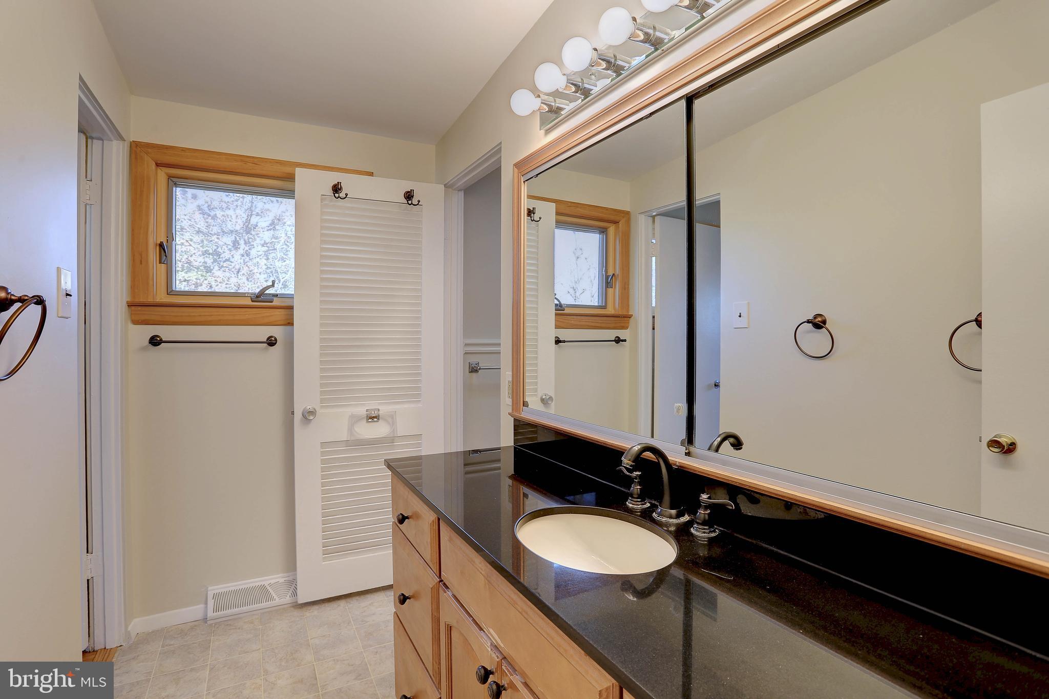 5101 West Penfield Road Columbia, MD 21045 - Photo 16 of 40 Bath