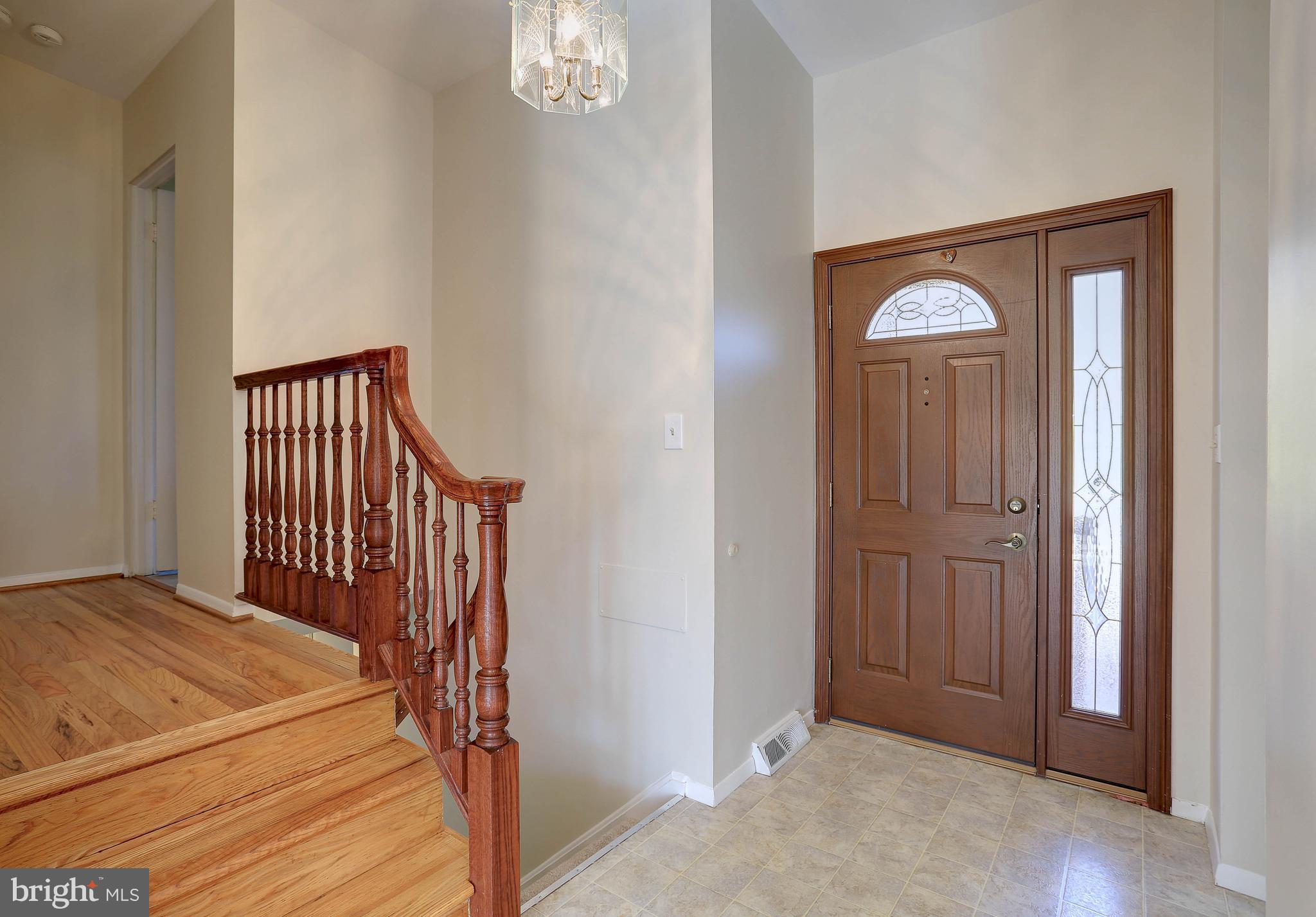 5101 West Penfield Road Columbia, MD 21045 - Photo 3 of 40 Foyer