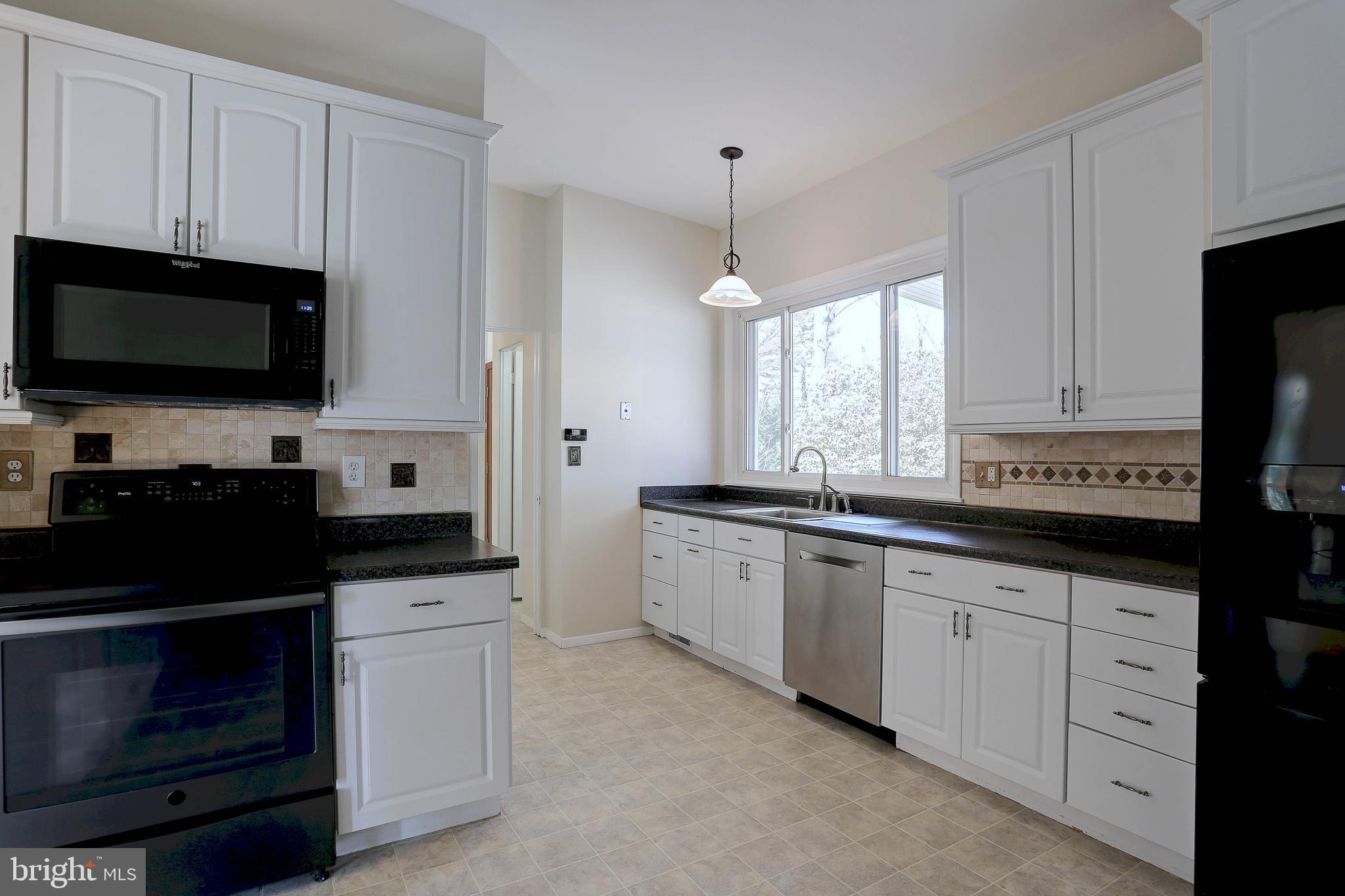 5101 West Penfield Road Columbia, MD 21045 - Photo 9 of 40 Kitchen
