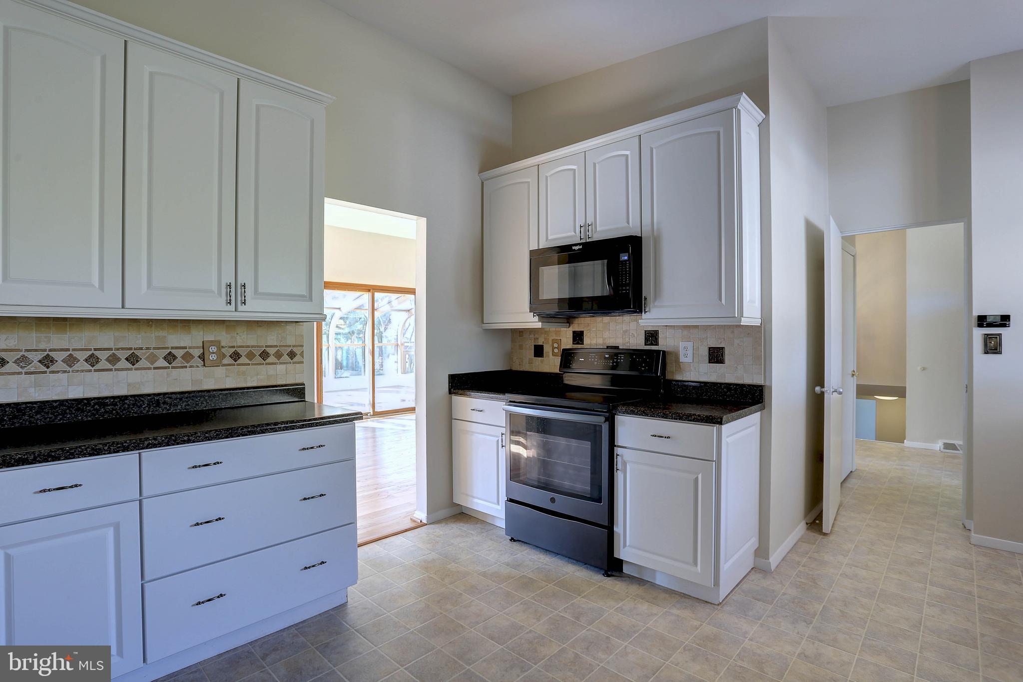 5101 West Penfield Road Columbia, MD 21045 - Photo 10 of 40 Kitchen