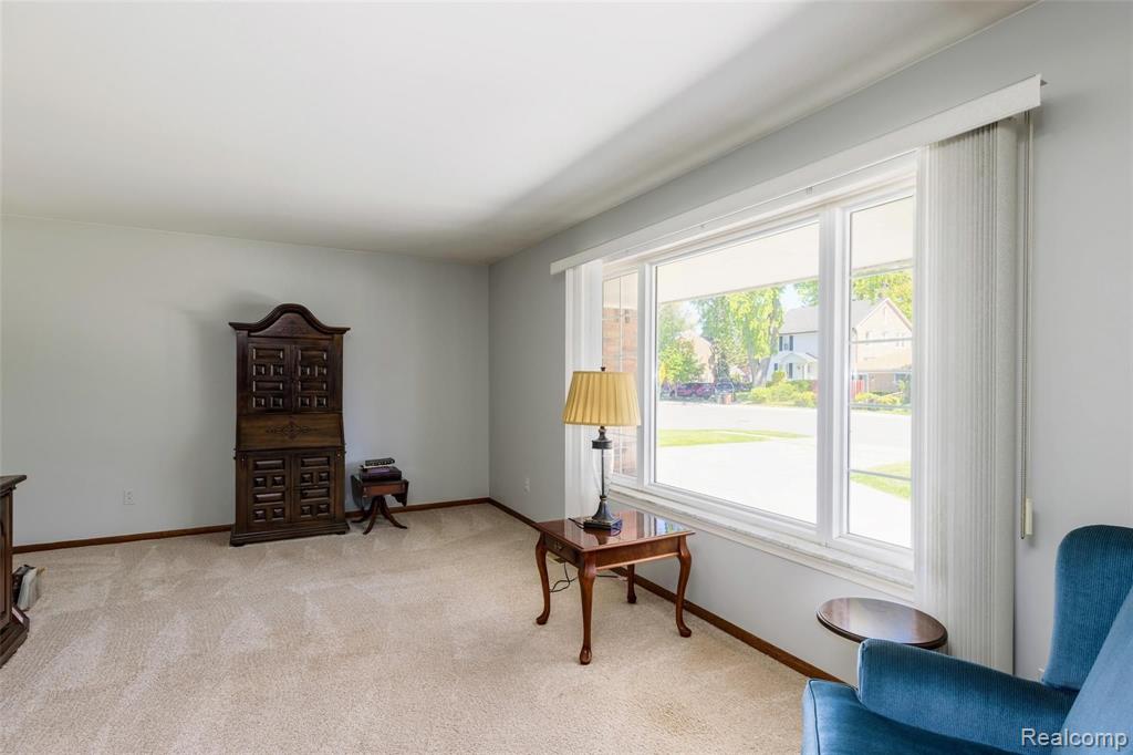 1007 Vernier Road Grosse Pointe, MI 48236 - Photo 9 of 50
