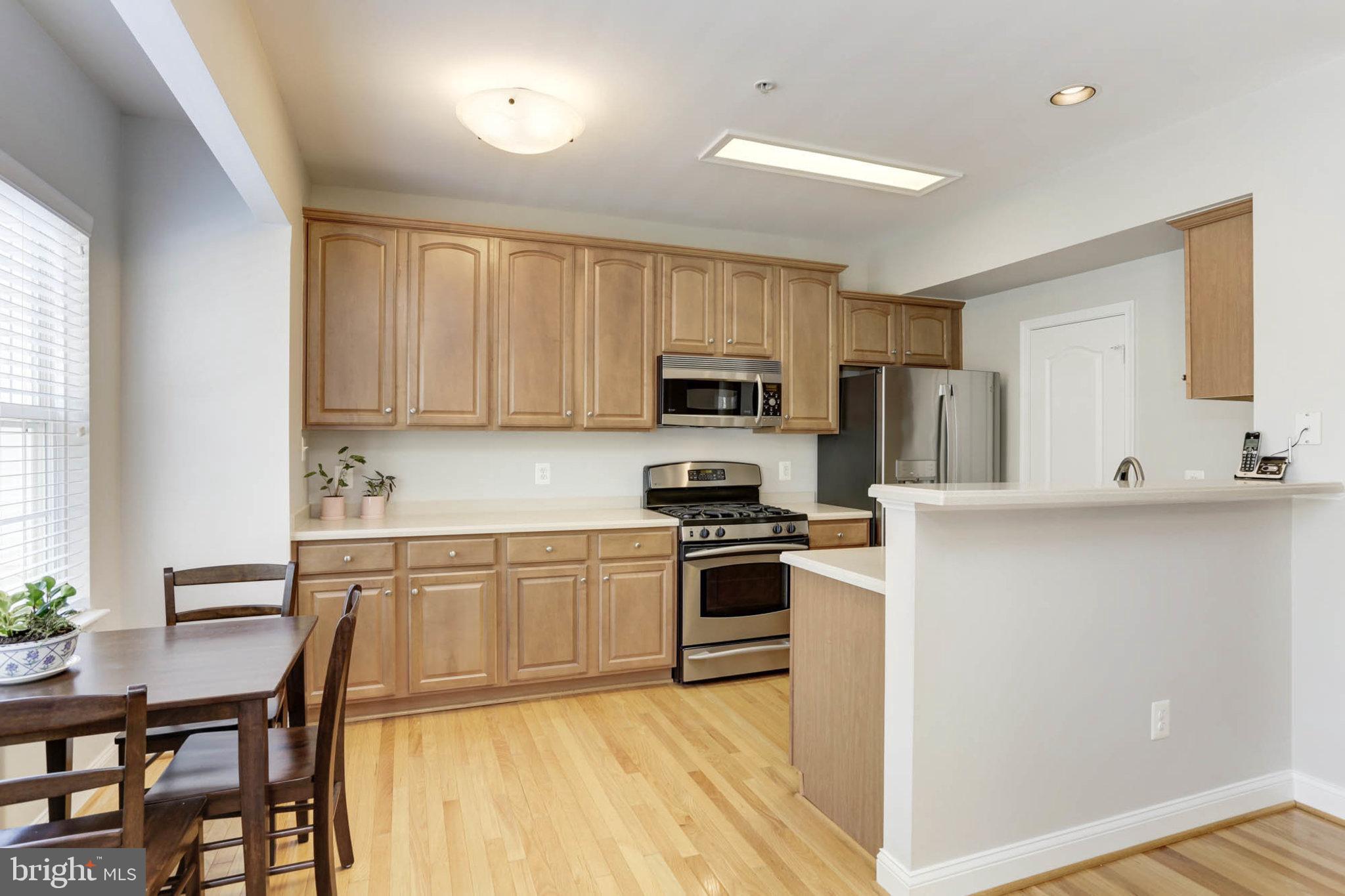 1027 Gaither Road Rockville, MD 20850 - Photo 15 of 71 Main Level - Eat-In Kitchen