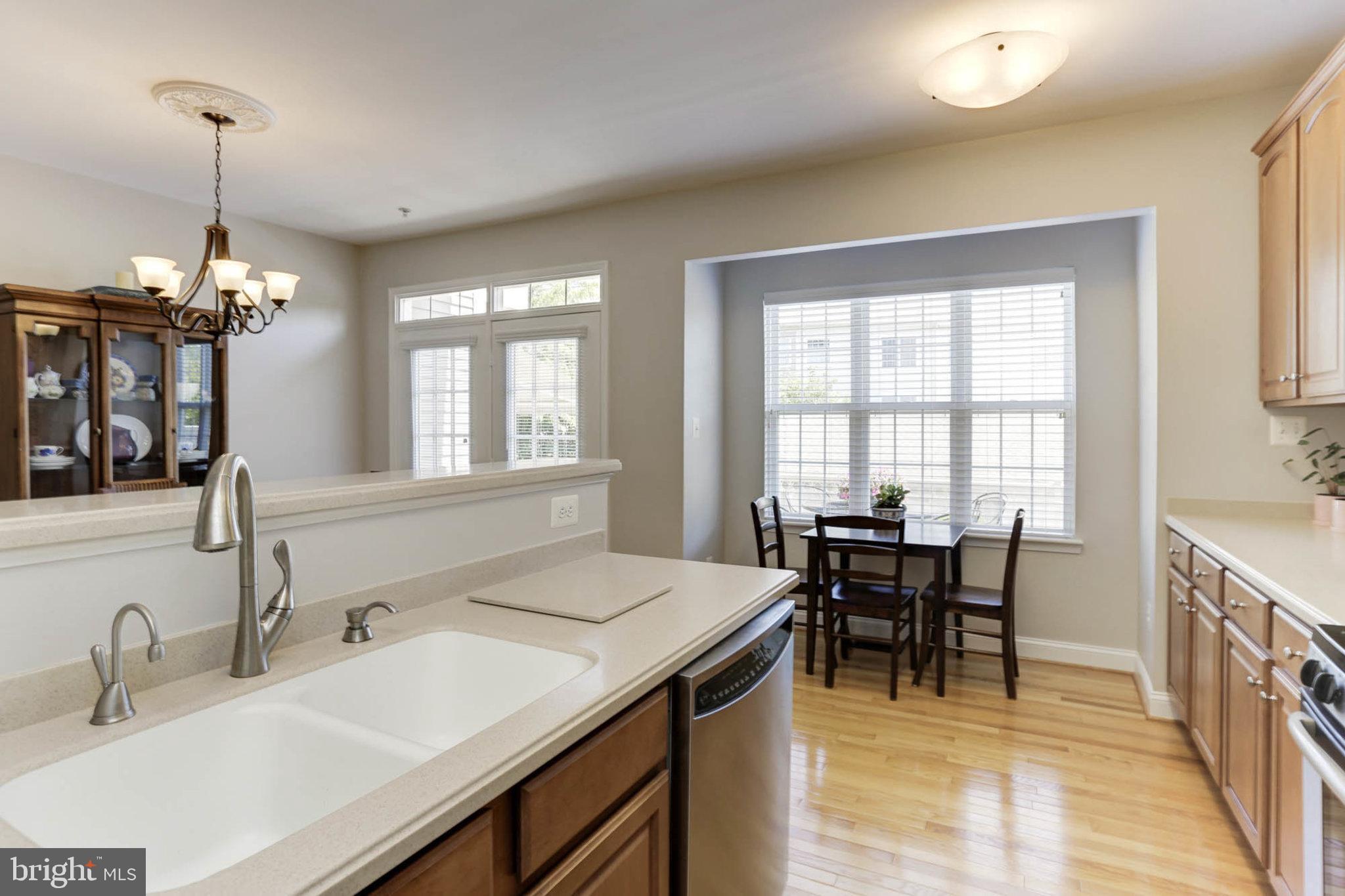 1027 Gaither Road Rockville, MD 20850 - Photo 20 of 71 Main Level - Eat-In Kitchen