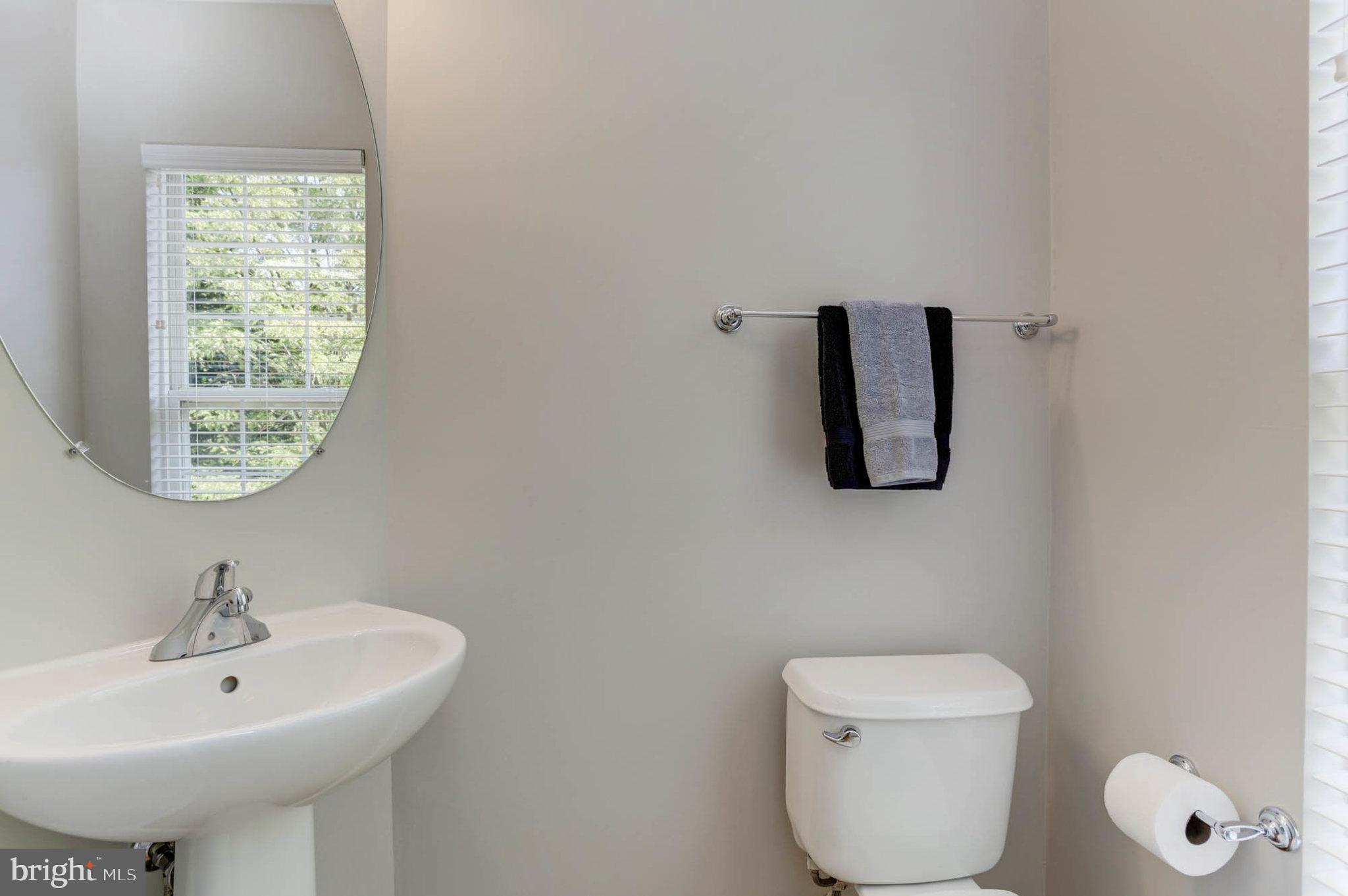 1027 Gaither Road Rockville, MD 20850 - Photo 22 of 71 Main Level - Powder Room