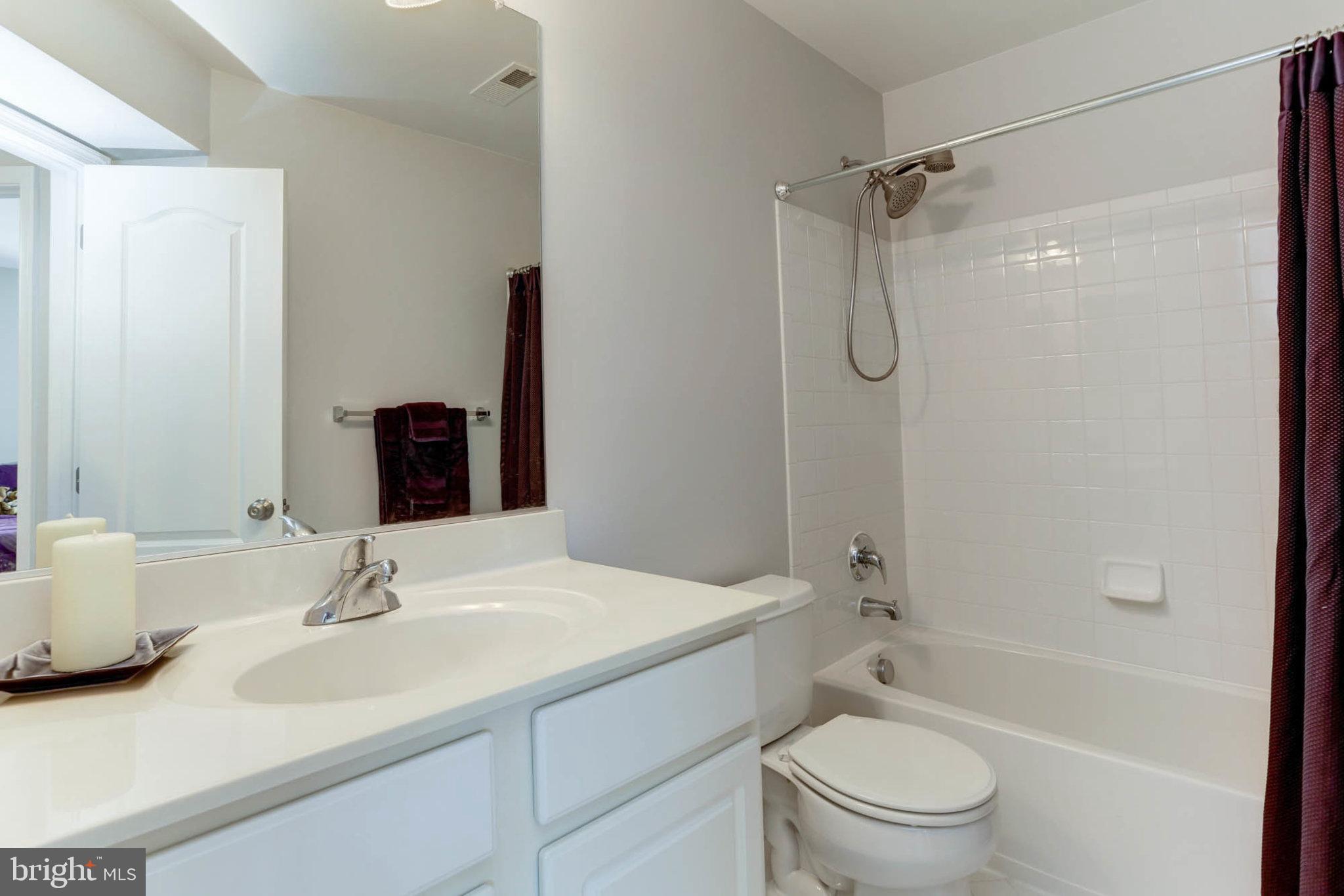 1027 Gaither Road Rockville, MD 20850 - Photo 32 of 71 3rd Floor - Hall/Guest Bathroom