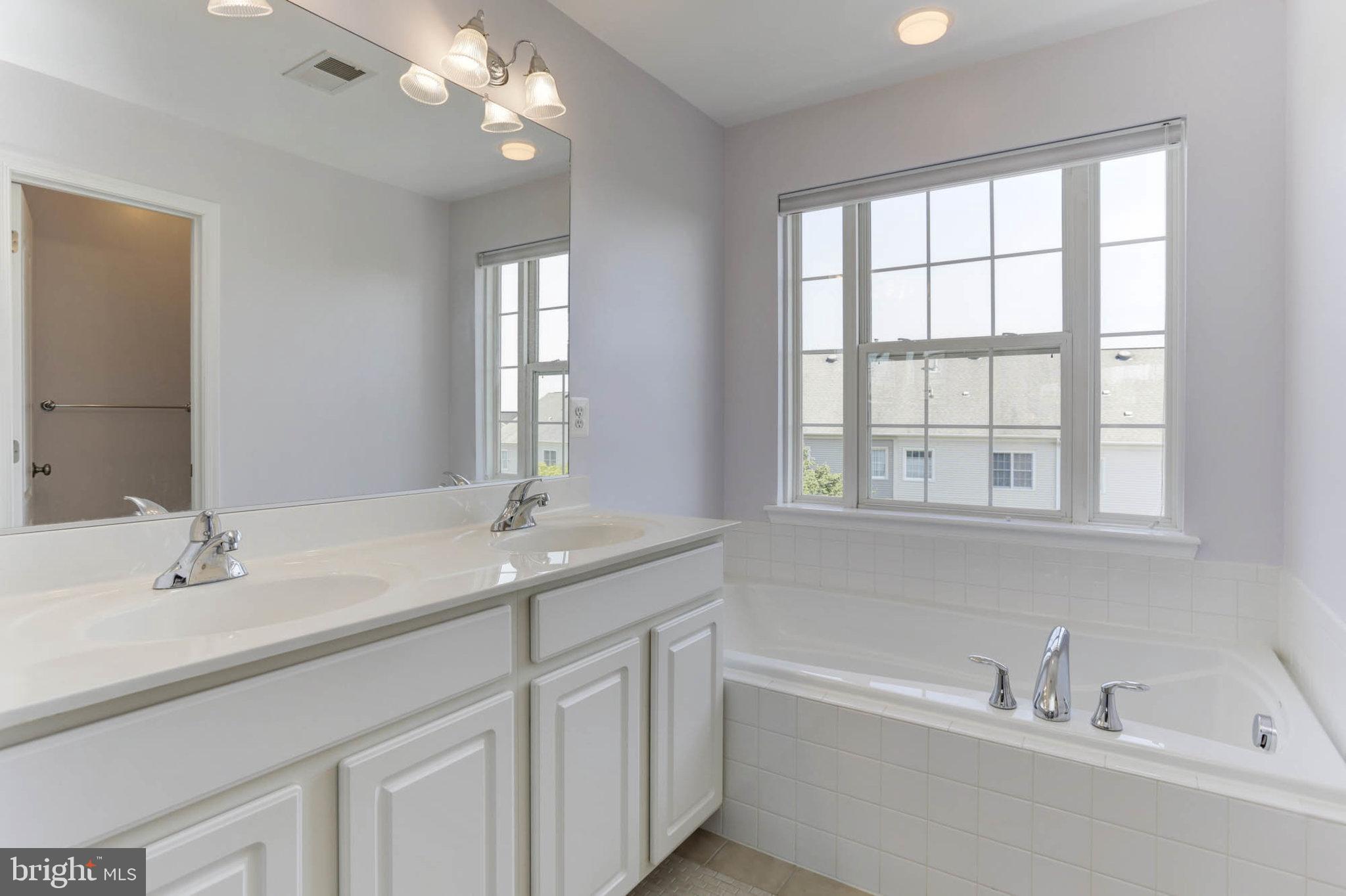 1027 Gaither Road Rockville, MD 20850 - Photo 38 of 71 4th Floor - Owners Bedroom Ensuite Super Bath