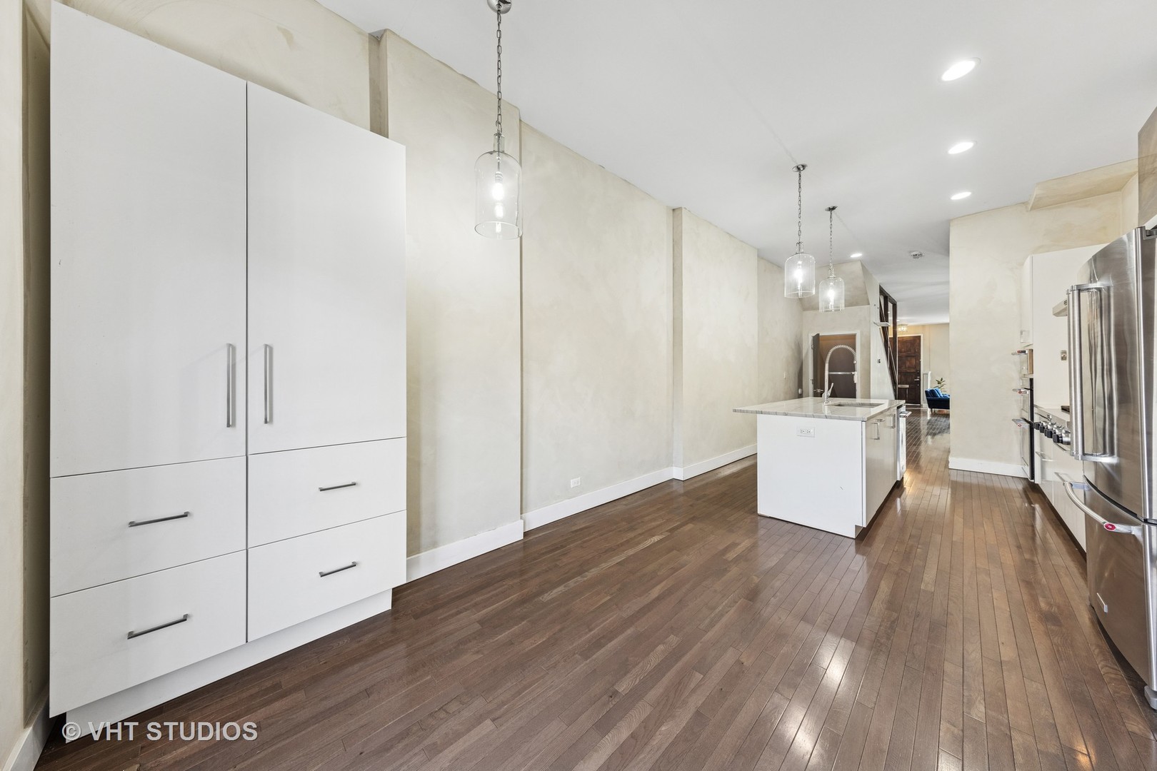 3342 South Giles Avenue Chicago, IL 60616 - Photo 12 of 35