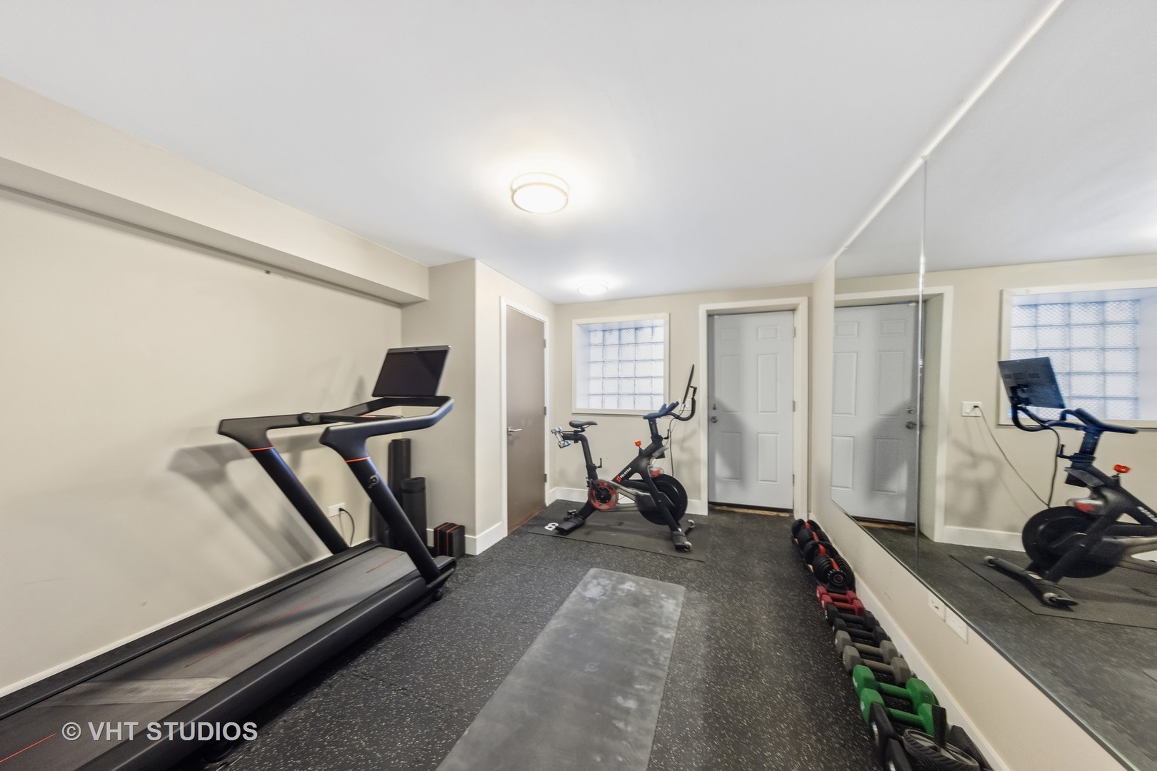 3342 South Giles Avenue Chicago, IL 60616 - Photo 15 of 35