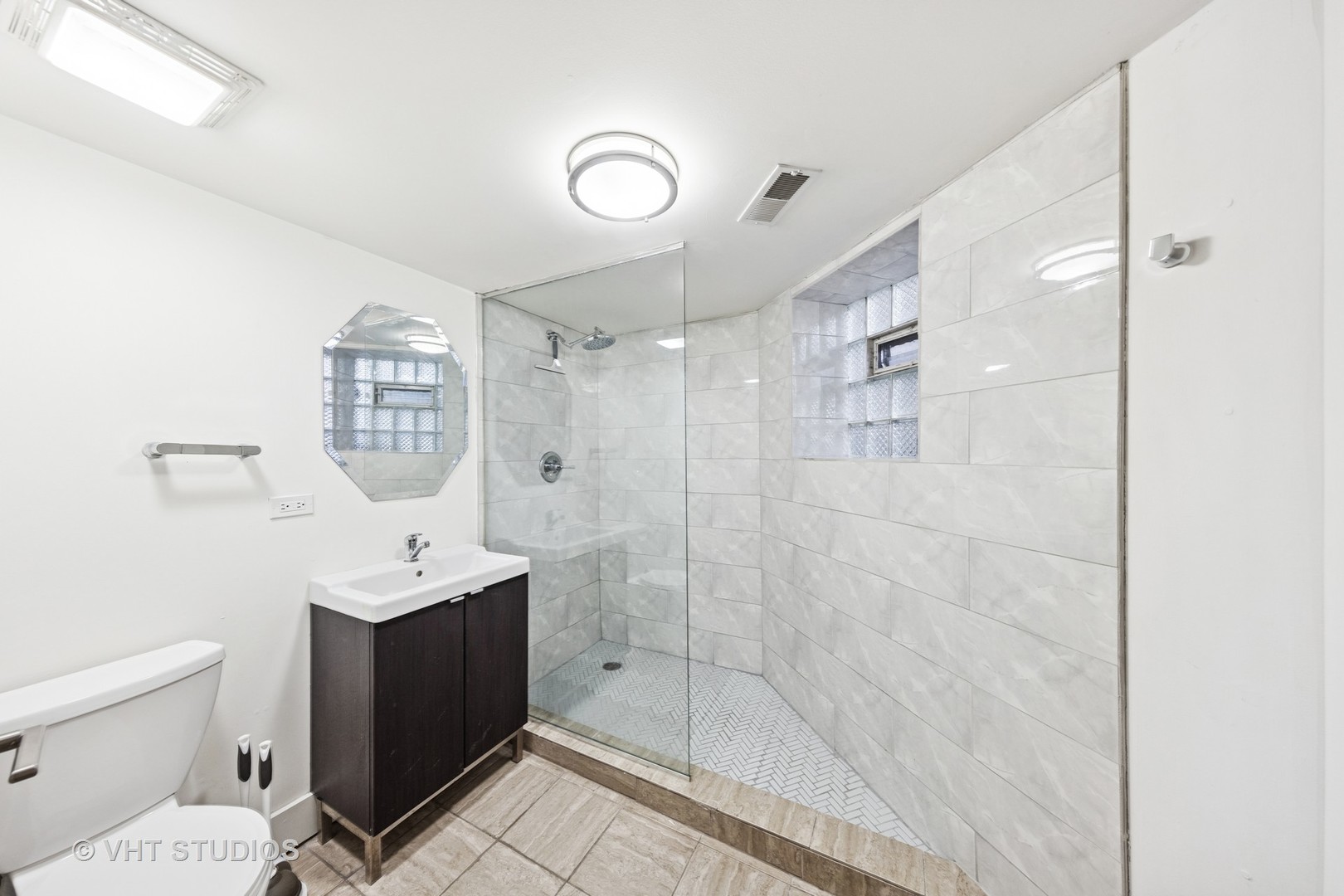 3342 South Giles Avenue Chicago, IL 60616 - Photo 16 of 35