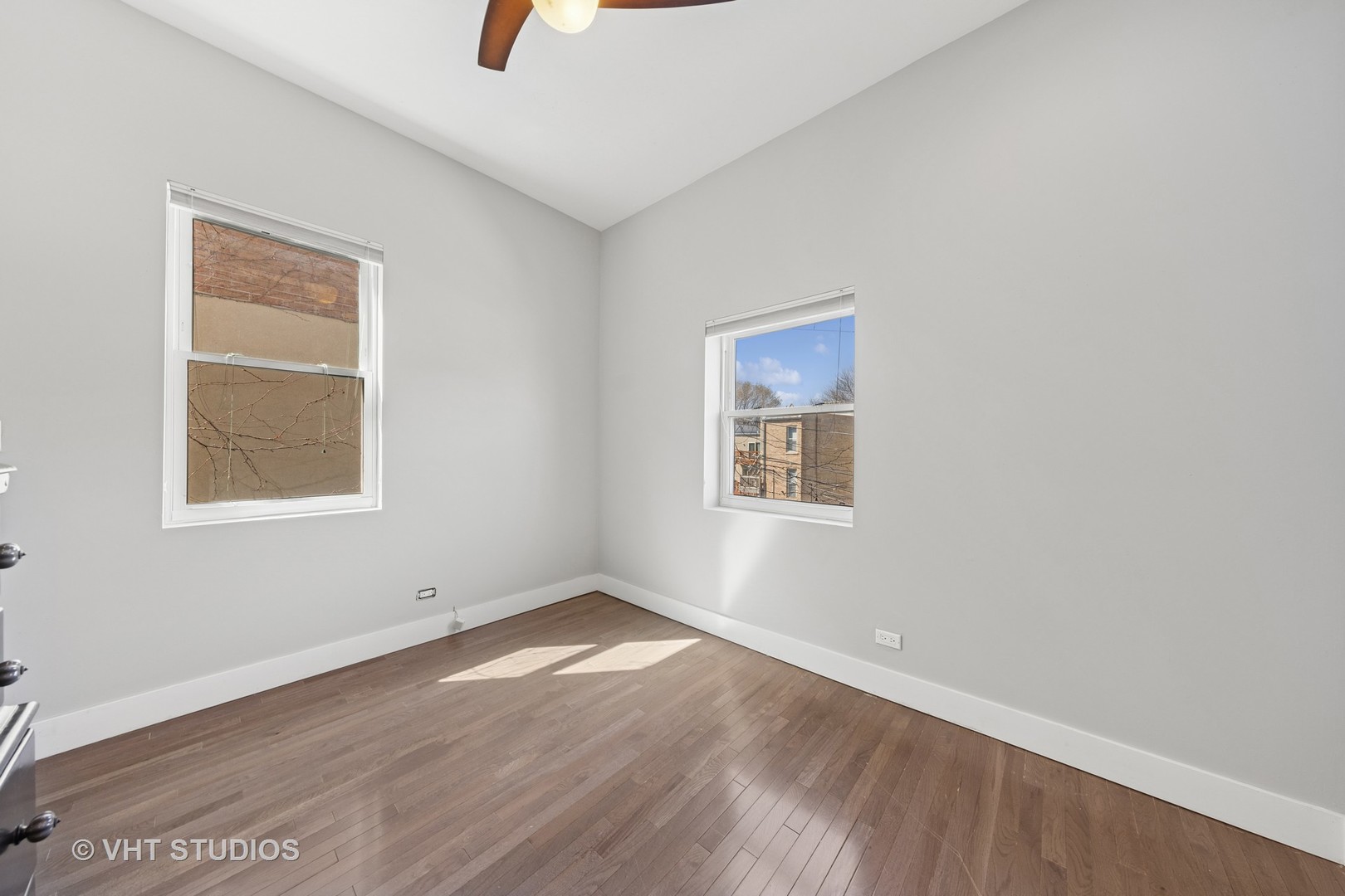 3342 South Giles Avenue Chicago, IL 60616 - Photo 22 of 35