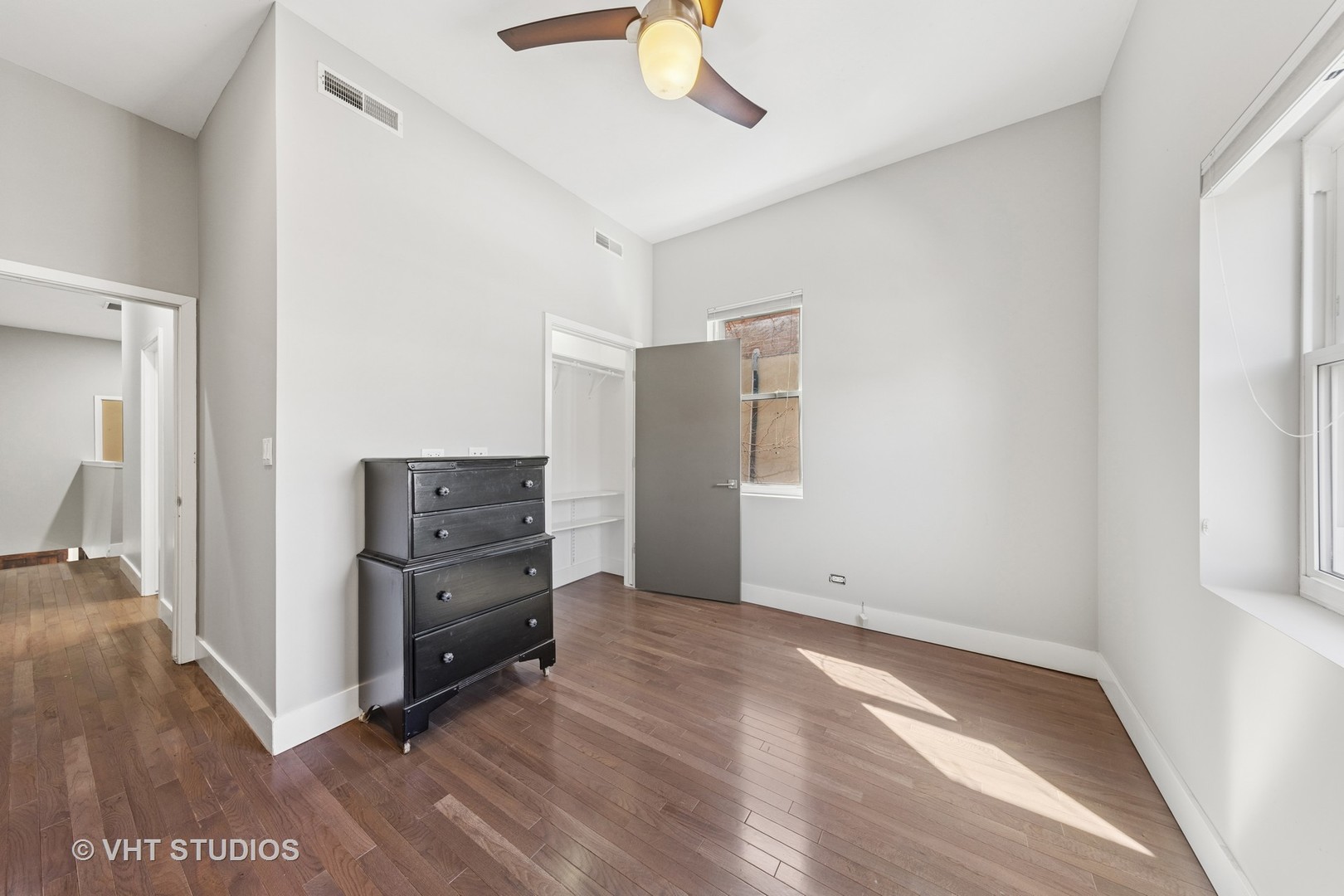 3342 South Giles Avenue Chicago, IL 60616 - Photo 23 of 35