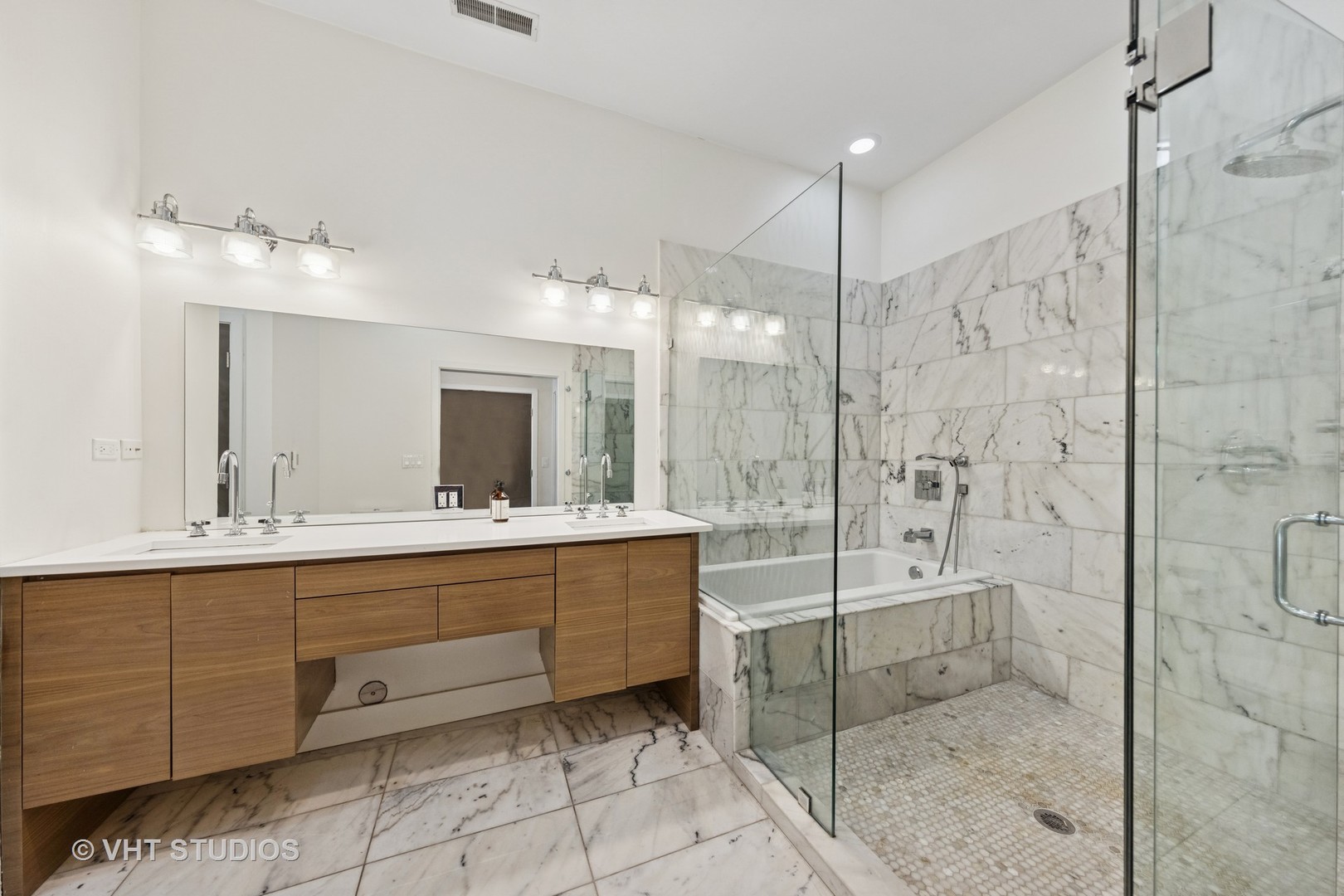 3342 South Giles Avenue Chicago, IL 60616 - Photo 27 of 35