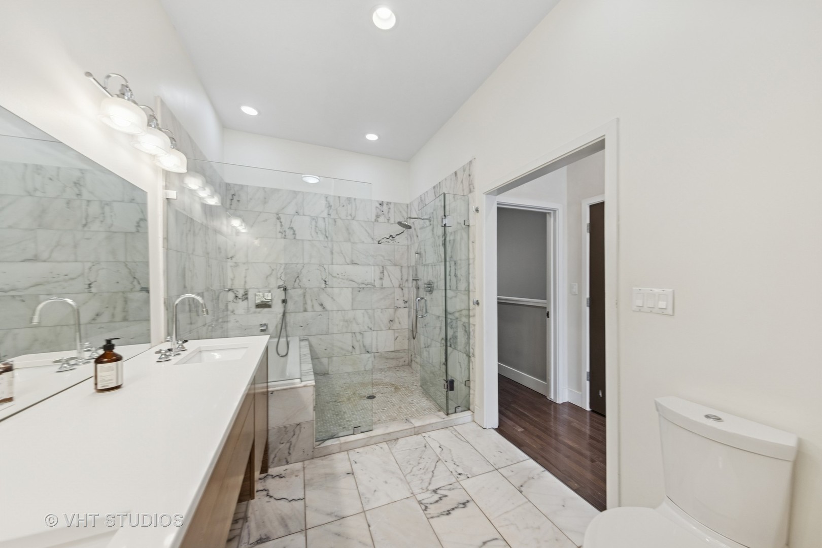 3342 South Giles Avenue Chicago, IL 60616 - Photo 29 of 35