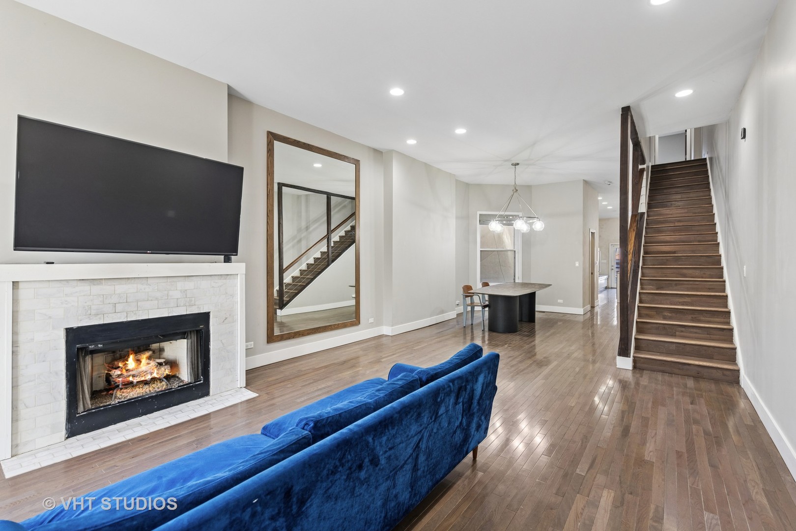 3342 South Giles Avenue Chicago, IL 60616 - Photo 4 of 35