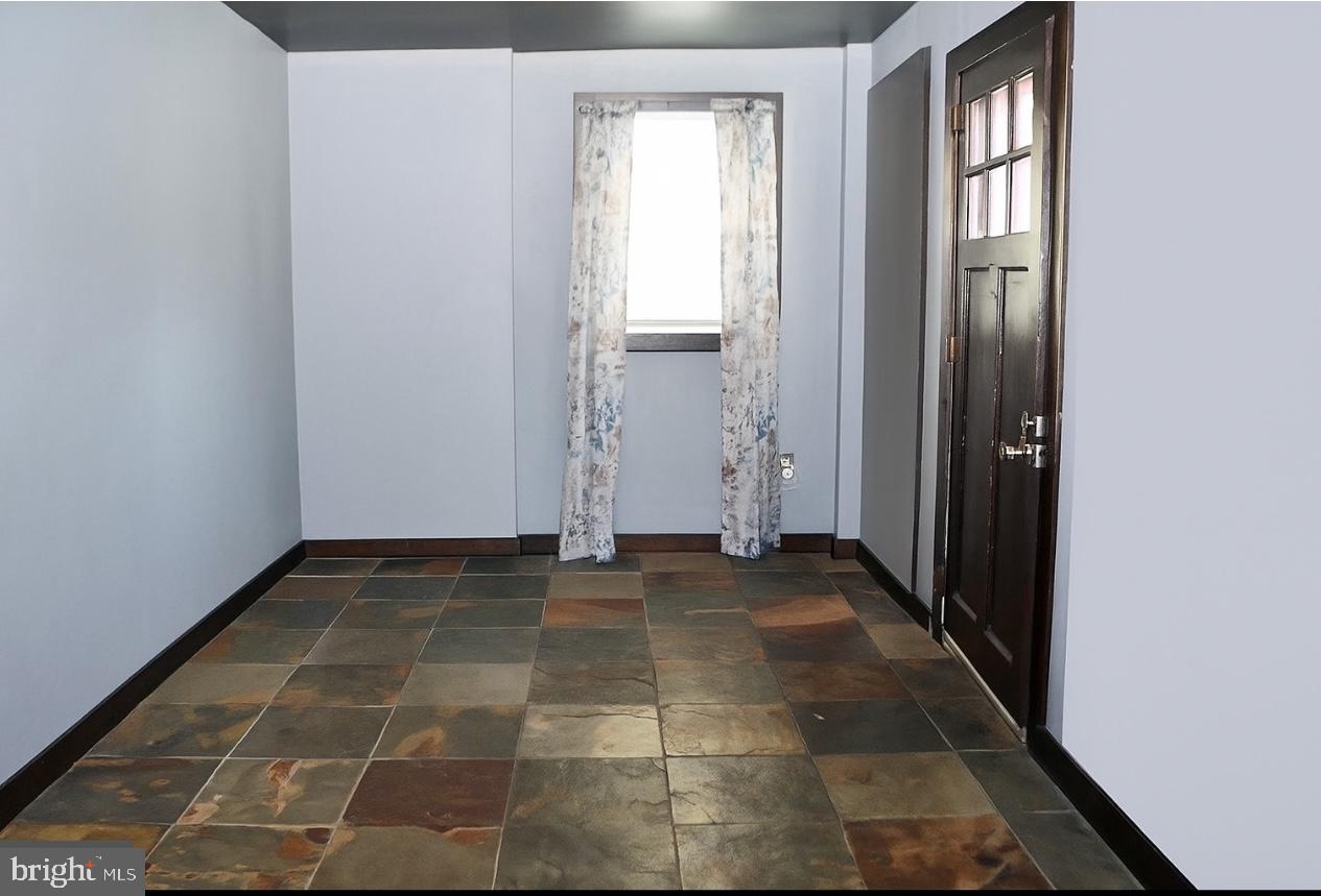 127 Mansfield Road Lansdowne, PA 19050 - Photo 4 of 33 Entry