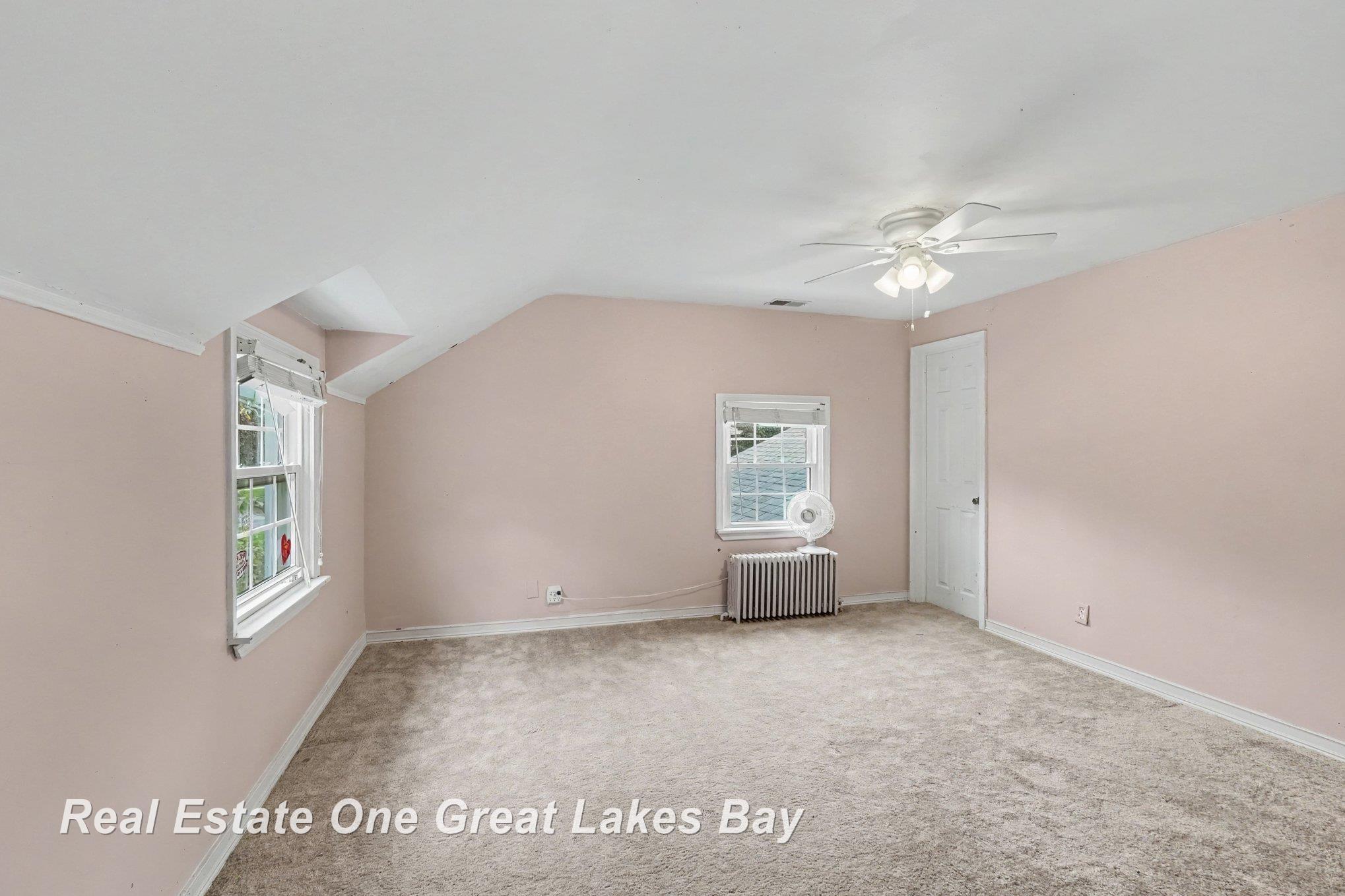 1510 Helen Street Bay City, MI 48708 - Photo 19 of 26 50213358-5c625cbc-ca4d-401a-9f7f-875abb758003.JPG
