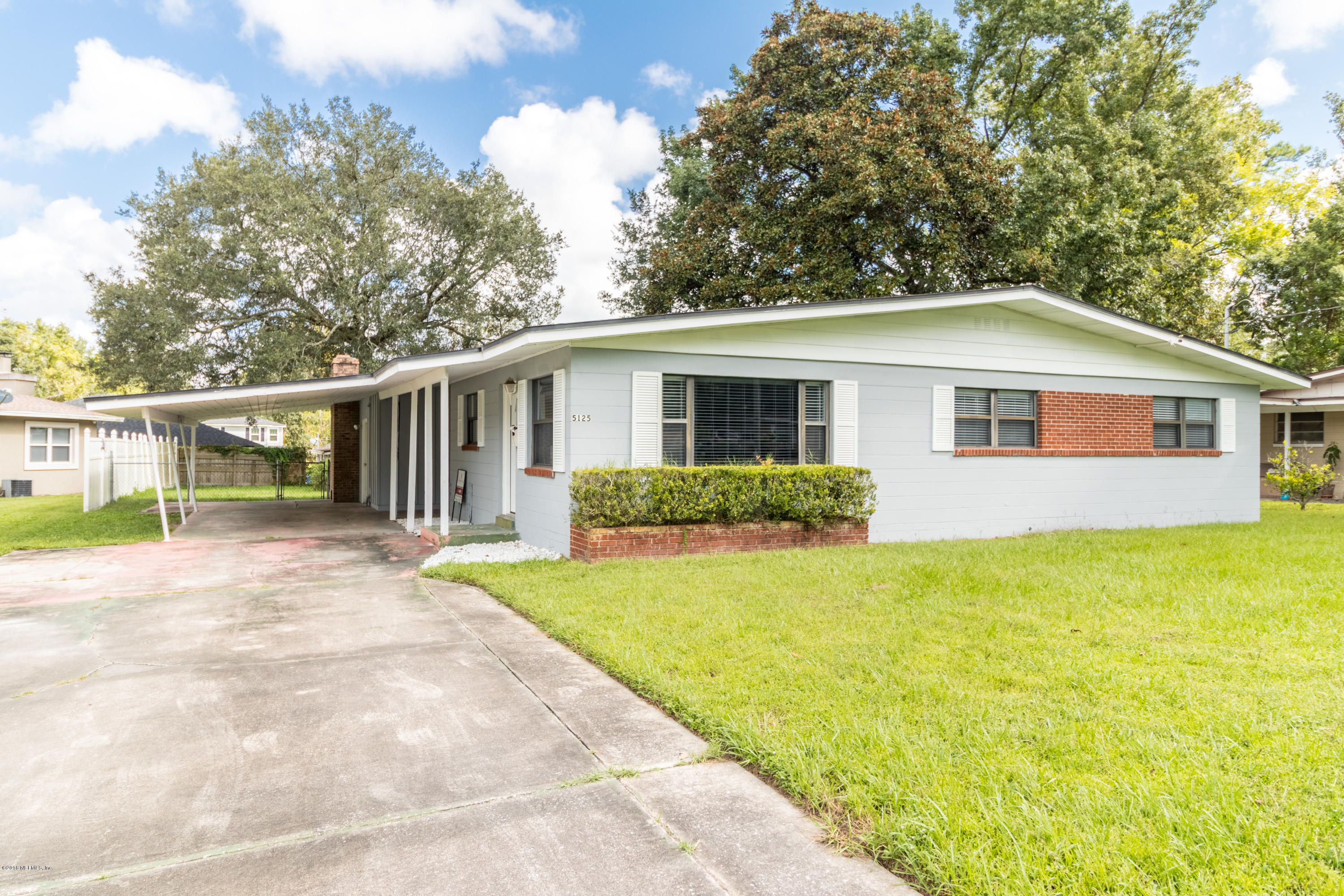 5125 Damascus Road South Jacksonville, FL 32207 - Photo 2 of 25 Front exterior