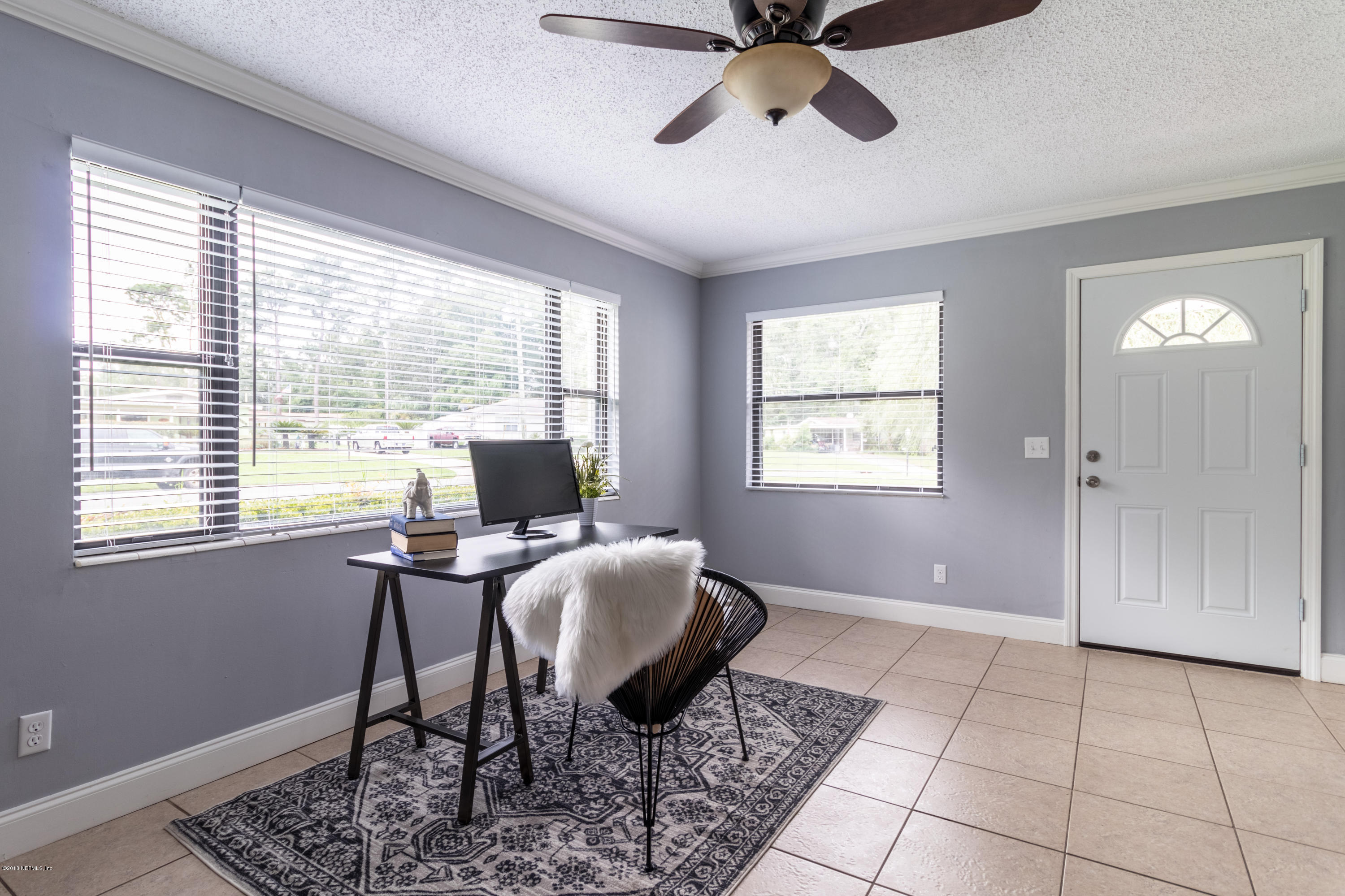 5125 Damascus Road South Jacksonville, FL 32207 - Photo 8 of 25 Living room
