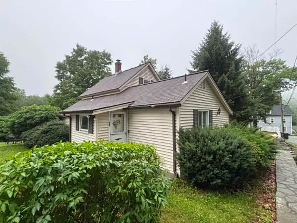 $329,900 | 68 Mc Carthy Avenue, Leicester, MA 01611
