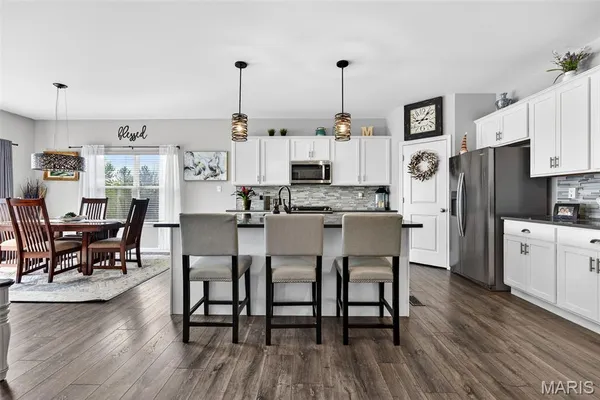 $490,000 | 527 Columbia Downs Drive, Lake St. Louis, MO 63367