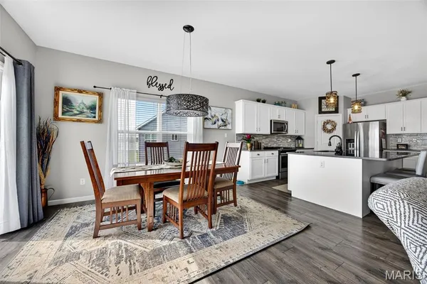 $490,000 | 527 Columbia Downs Drive, Lake St. Louis, MO 63367