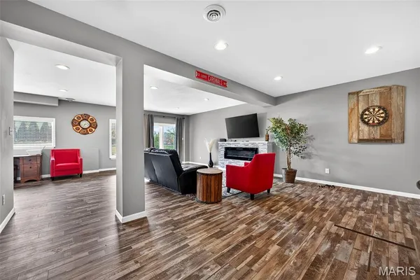 $490,000 | 527 Columbia Downs Drive, Lake St. Louis, MO 63367