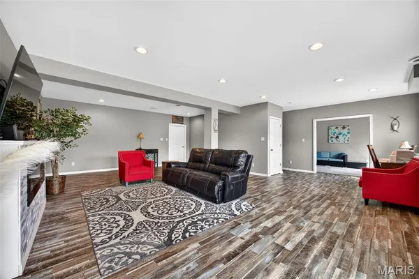 $490,000 | 527 Columbia Downs Drive, Lake St. Louis, MO 63367