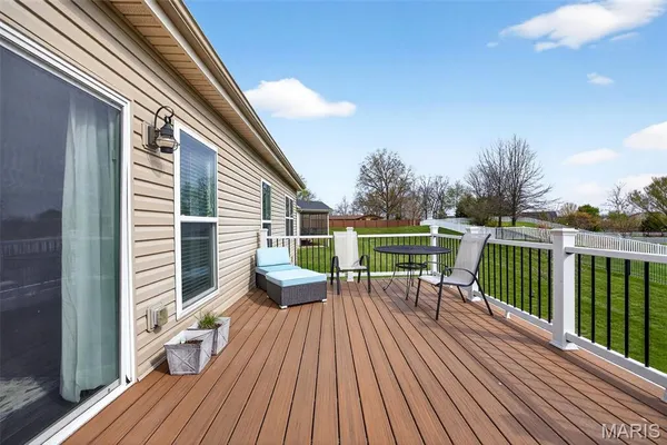 $490,000 | 527 Columbia Downs Drive, Lake St. Louis, MO 63367