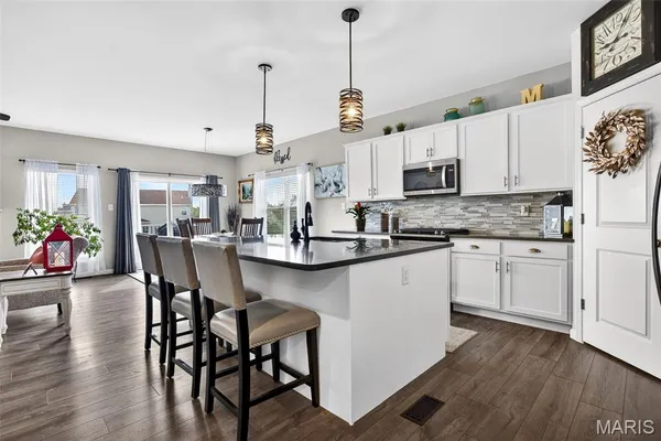 $490,000 | 527 Columbia Downs Drive, Lake St. Louis, MO 63367