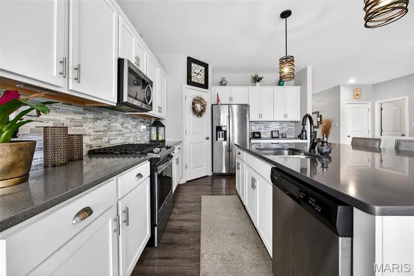 $490,000 | 527 Columbia Downs Drive, Lake St. Louis, MO 63367