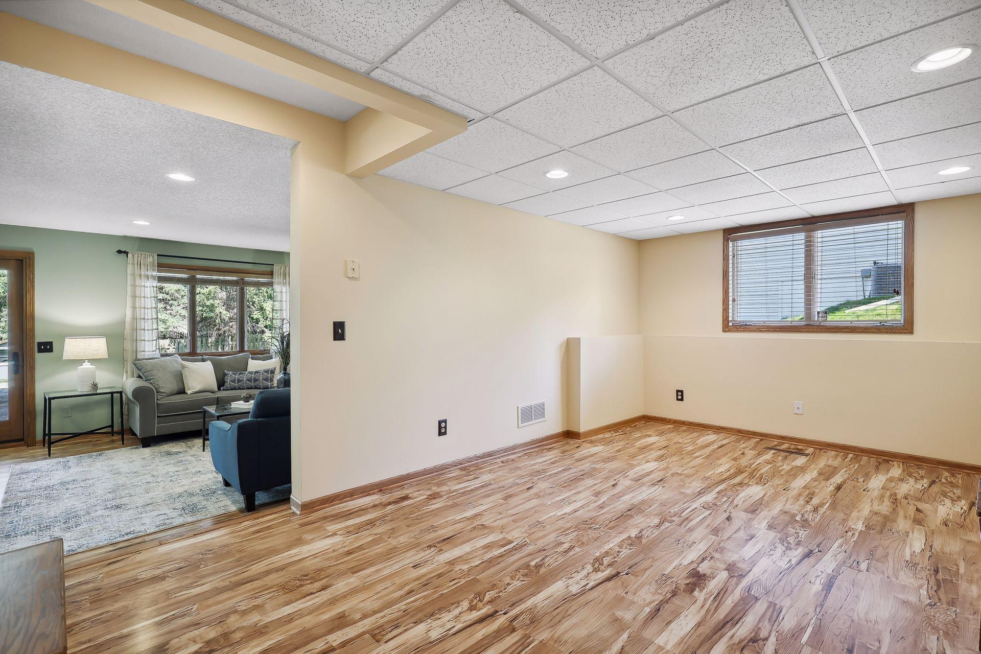 10480 Bluff Road Eden Prairie, MN 55347 - Photo 34 of 46 Gallery Image 34