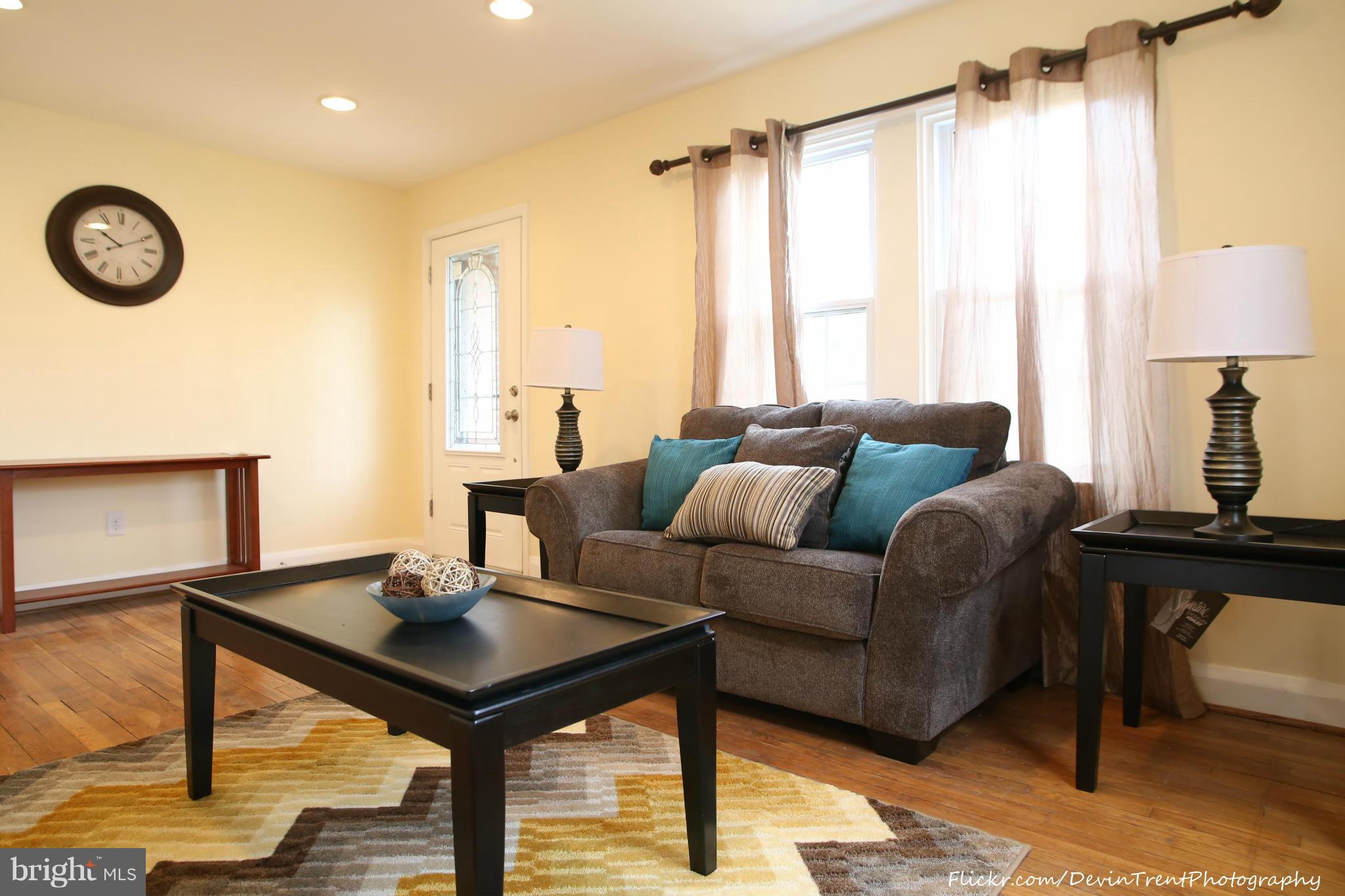 2909 Church Road Baltimore, MD 21234 - Photo 5 of 17 Living Room