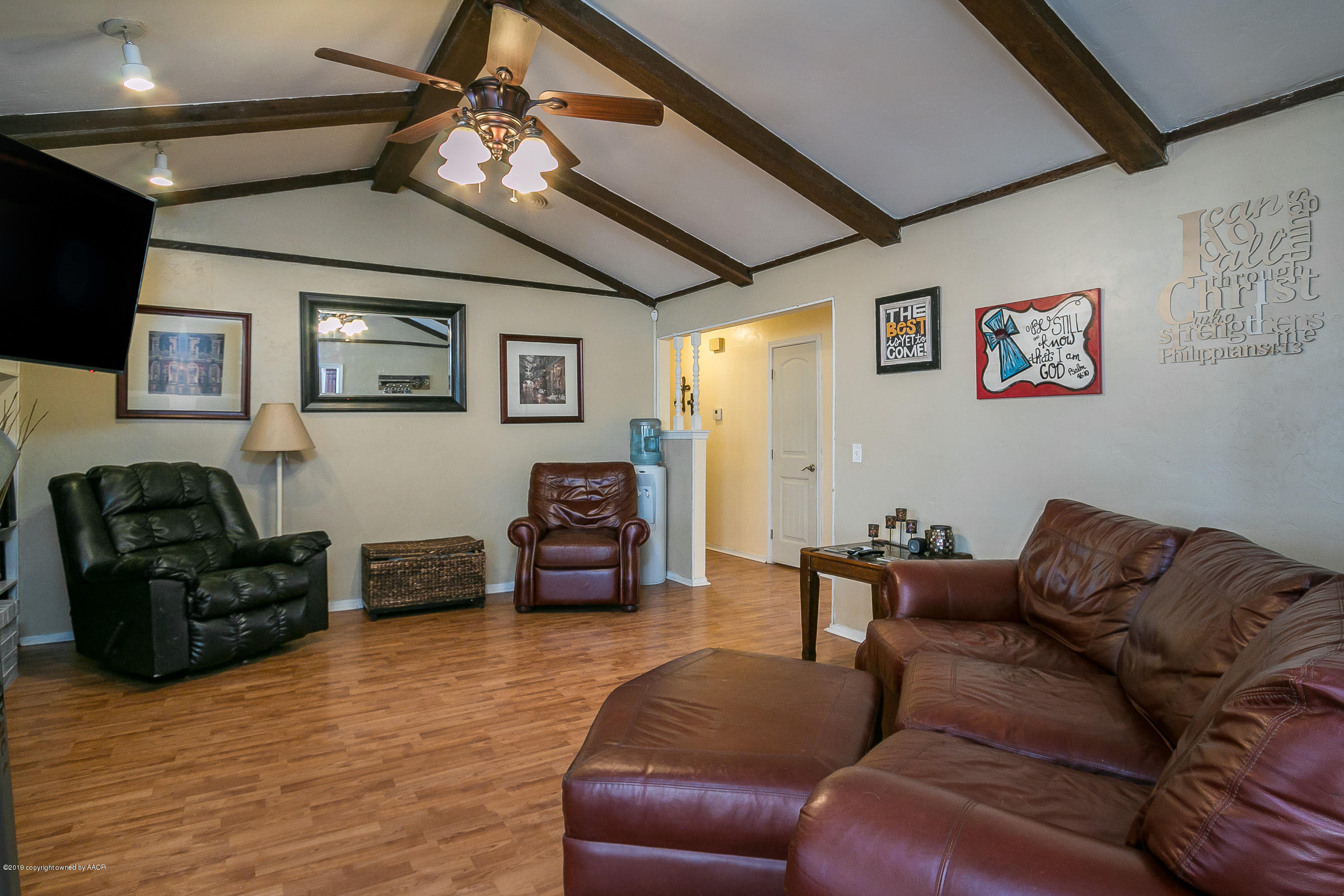 5709 South Milam Street Amarillo, TX 79110 - Photo 3 of 17 003_Living Room 2