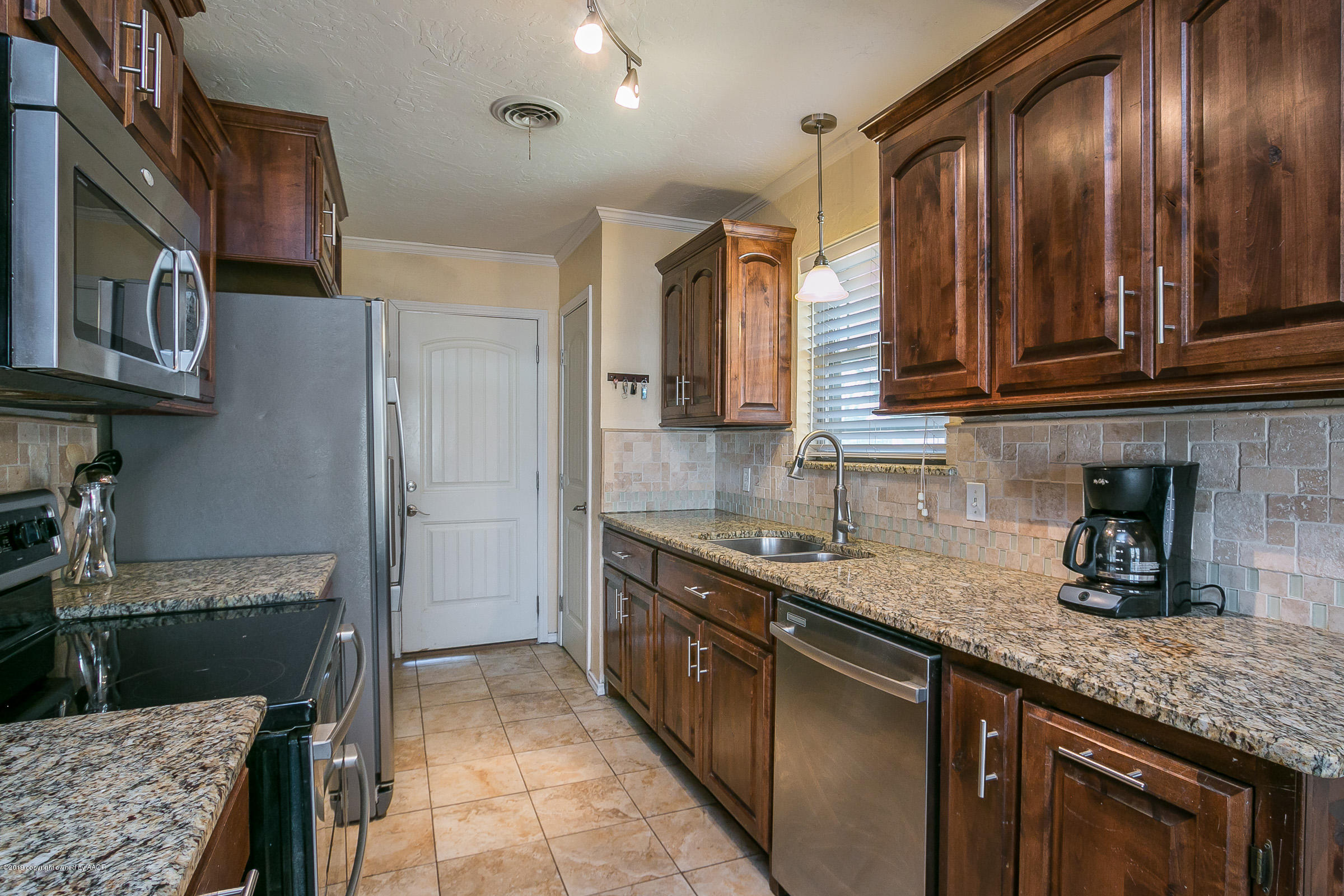 5709 South Milam Street Amarillo, TX 79110 - Photo 4 of 17 004_Kitchen