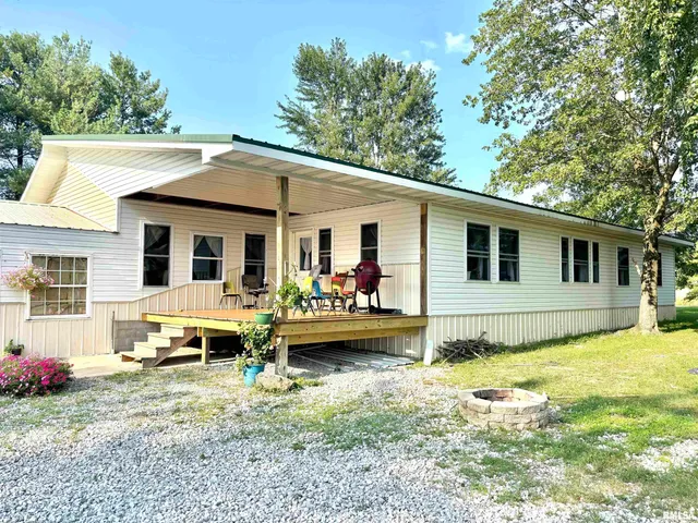 $215,000 | 257 County Highway 16, Xenia, IL 62899