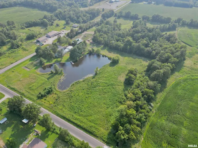 $215,000 | 257 County Highway 16, Xenia, IL 62899